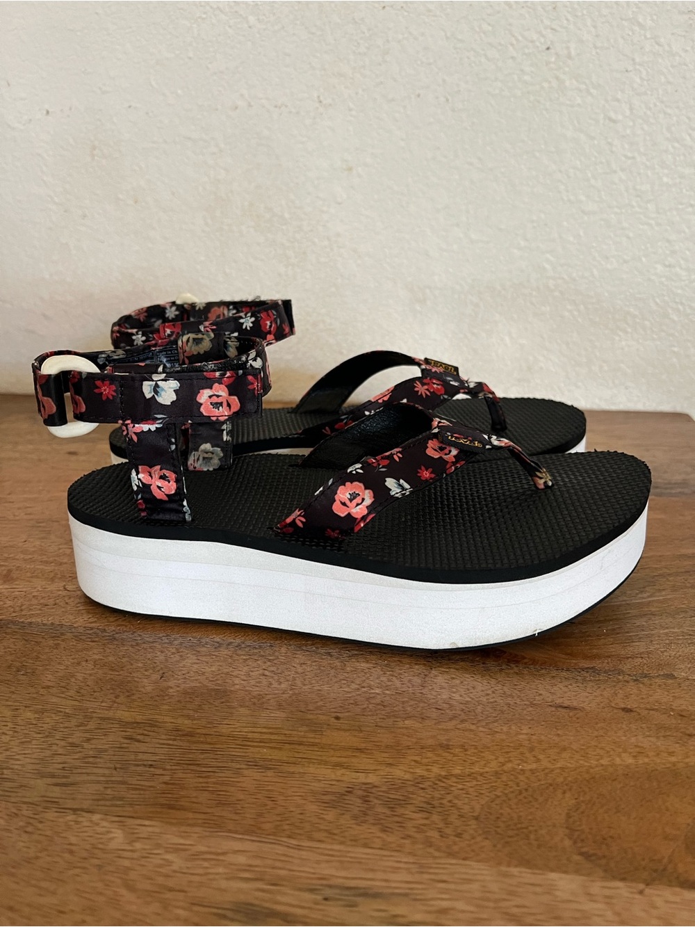 Teva Flatform Sandal Floral Persimmon Platform Sandals Womens Size 8